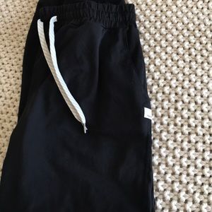 Vuori joggers brand new no tag